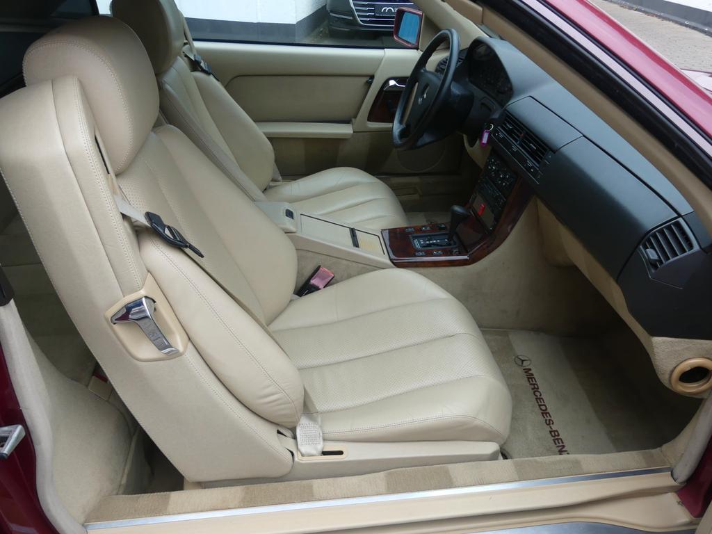 Mercedes-Benz SL 300