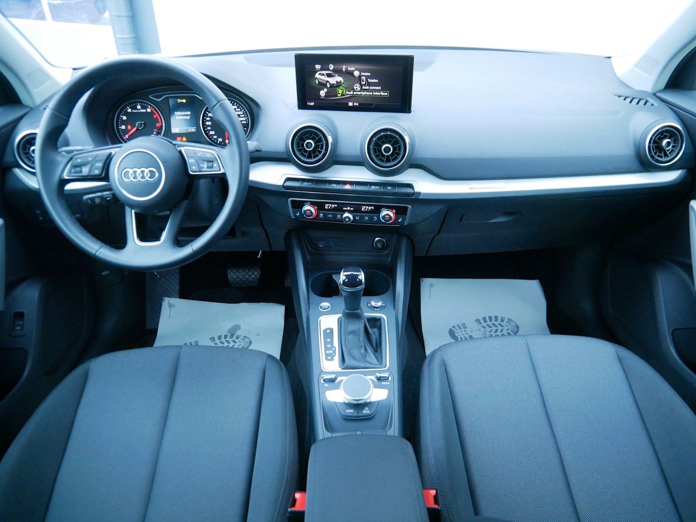 Fahrzeugabbildung Audi Q2 1.5 35 TFSI advanced DSG MATRIX Kamera ACC SH