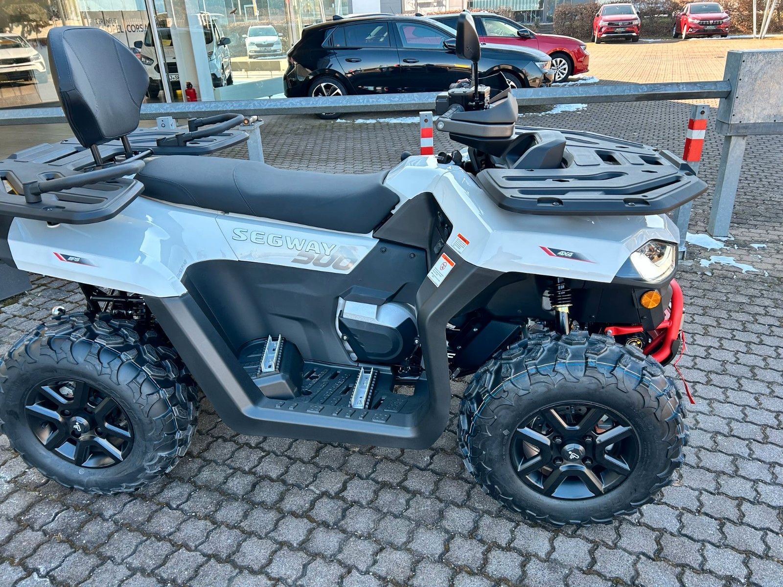 Fahrzeugabbildung Segway SNARLER AT5 L DLX 2025 weiß-rot