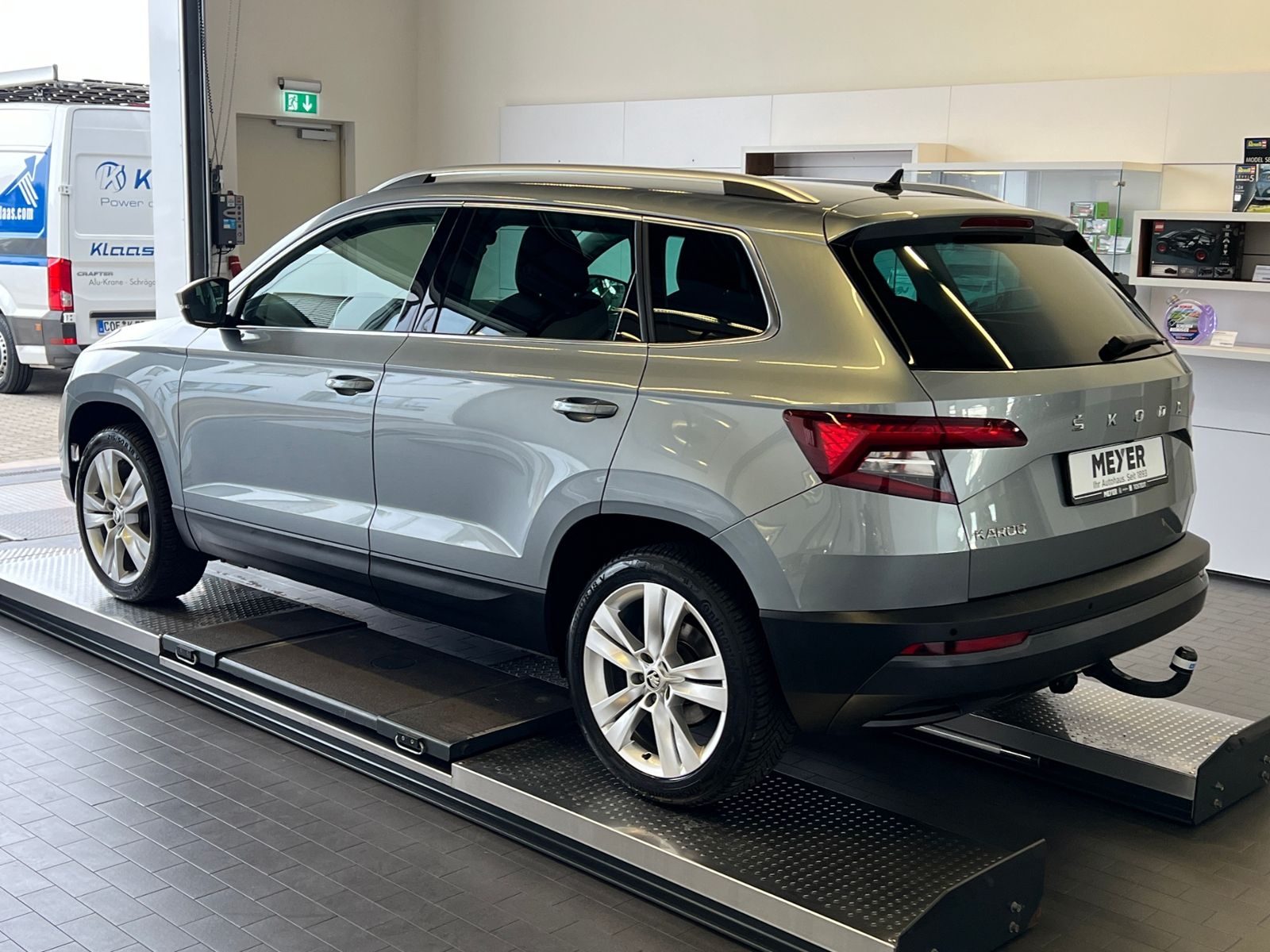 Fahrzeugabbildung SKODA Karoq Style 1.5 TSI DSG *AHK, LED, SmartLink, Ka