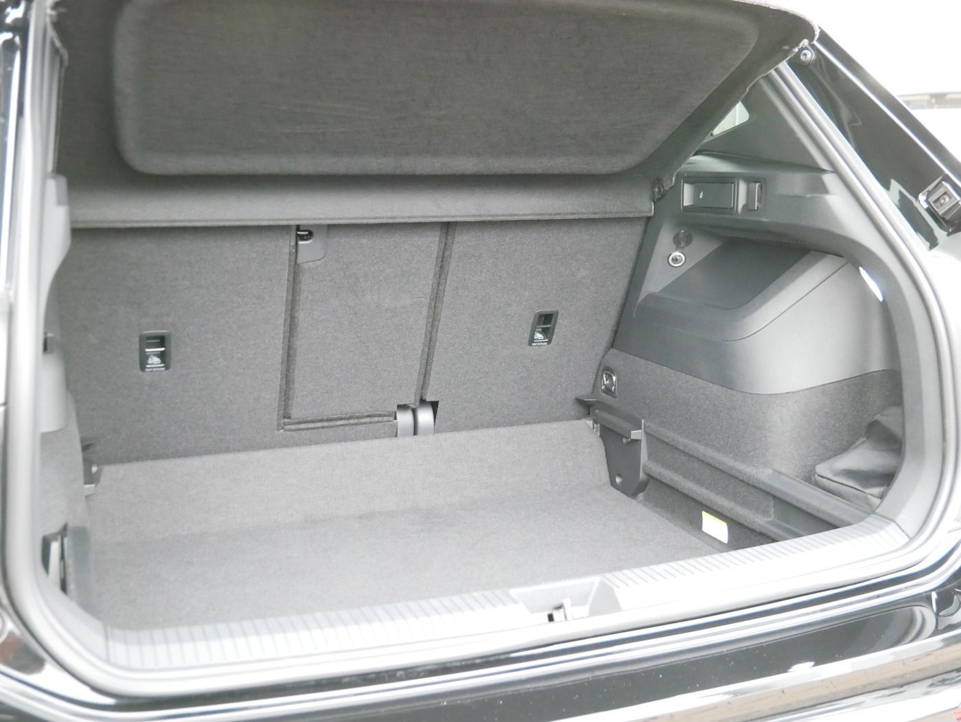 Fahrzeugabbildung Volkswagen Tiguan 2.0 TDI GOAL NEU55T AHK MATRIX DSG ACC AL