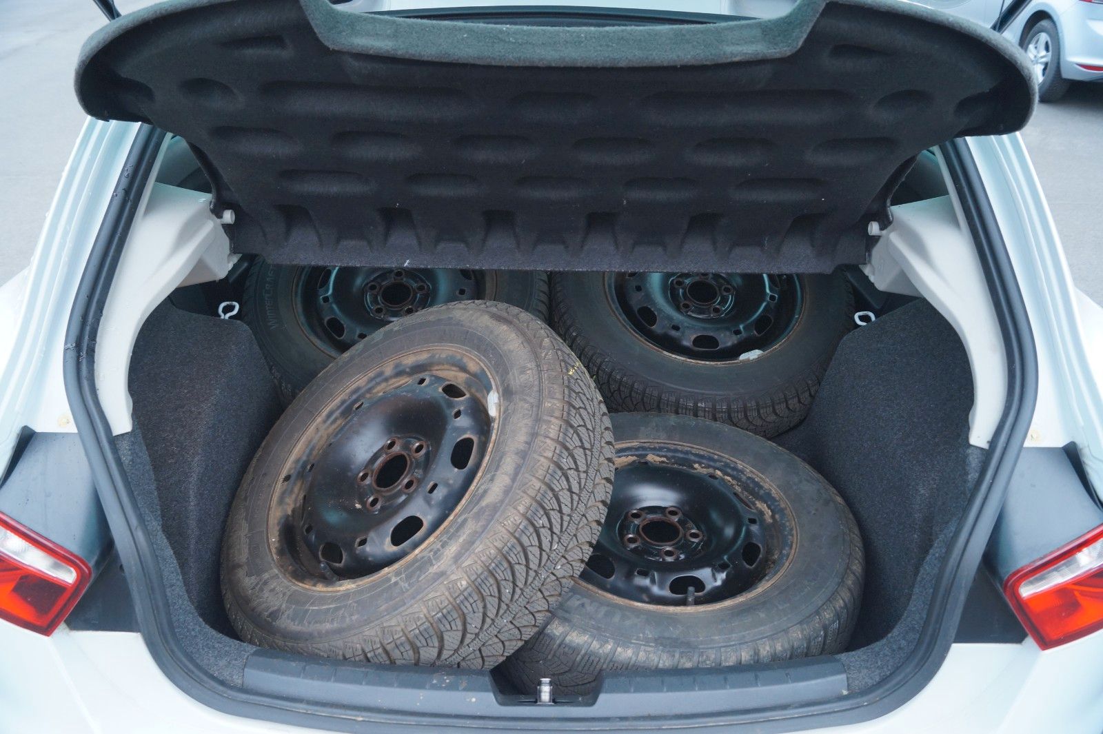 Fahrzeugabbildung SEAT Ibiza SC Connect *TÜV, Inspektion + Garantie