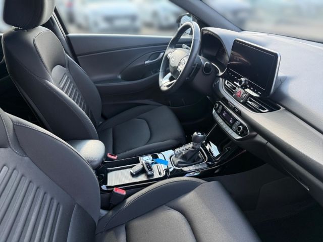 Fahrzeugabbildung Hyundai i30 1.5 T-GDI (140 PS) 48V 7-DCT 2WD Advantage P