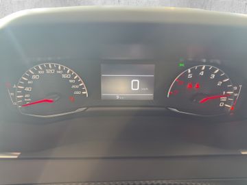Peugeot 2008 BUSINESS Benzin 100 Allwetterreifen