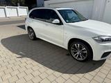BMW X5 xDrive30d - M-Paket / Sport / 8- fach bereift - BMW X5: Sport Paket