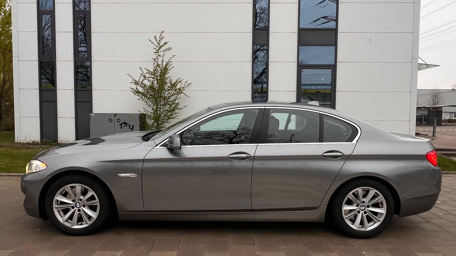 BMW 530 D Autom.-Leder-Essd-Alu-Head Up-Xenon-Navi