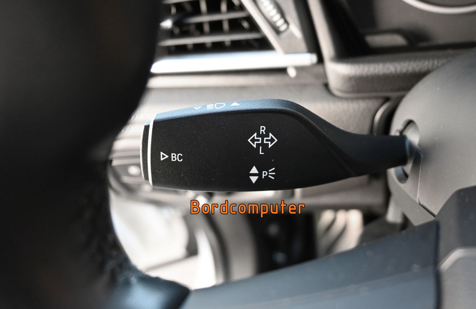 Fahrzeugabbildung BMW 218i Active Tourer M Sport °AHK°PDC°SITZHEIZ°