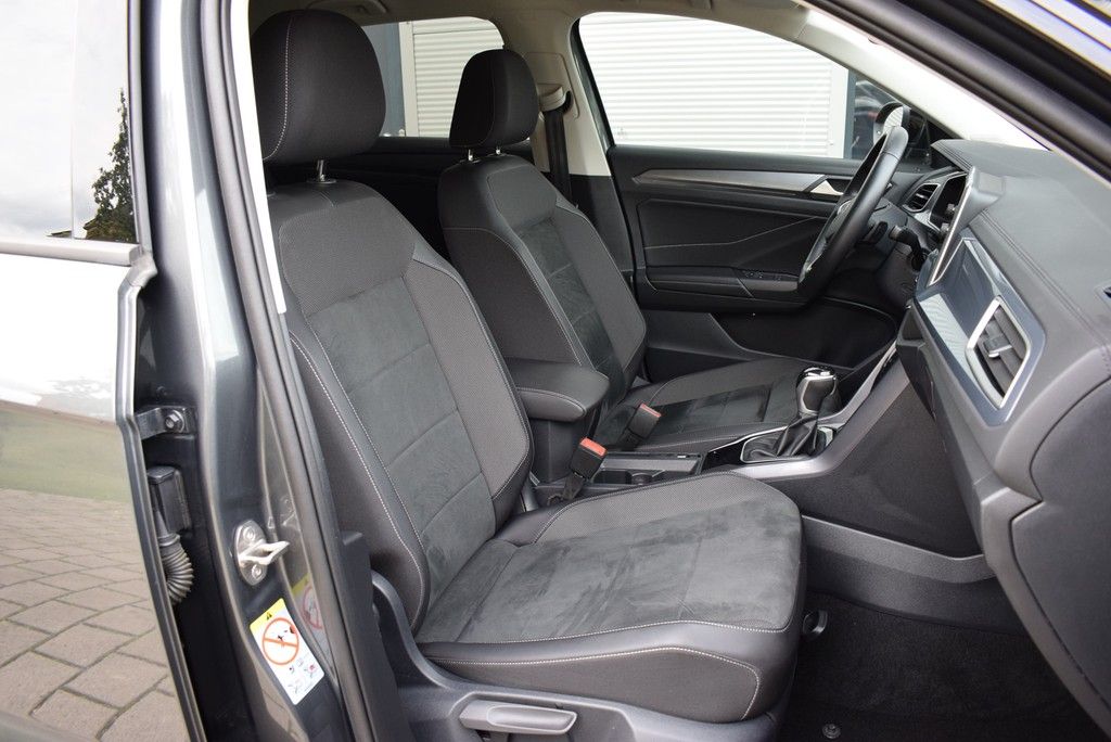 Volkswagen T-Roc 1.5 TSI DSG Style LED AHK RüKam Navi ACC foto 5