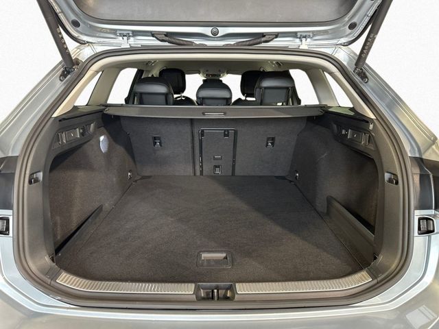 Passat Variant 2.0 TDI DSG ELEGANCE IQ.LIGHT+AHK