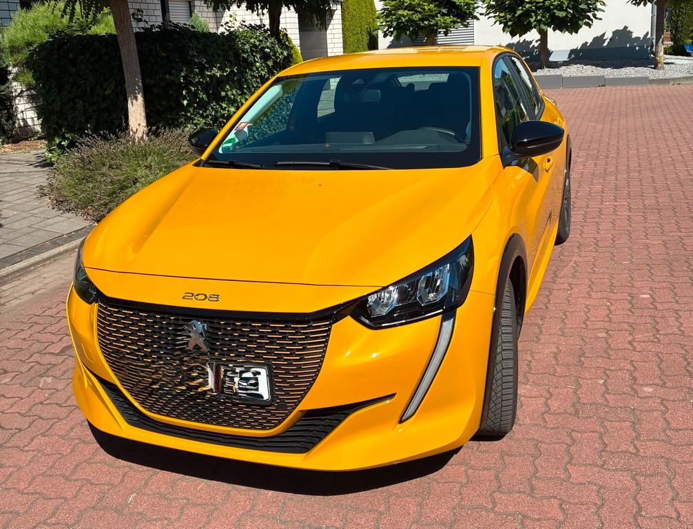 Image of Peugeot e-208