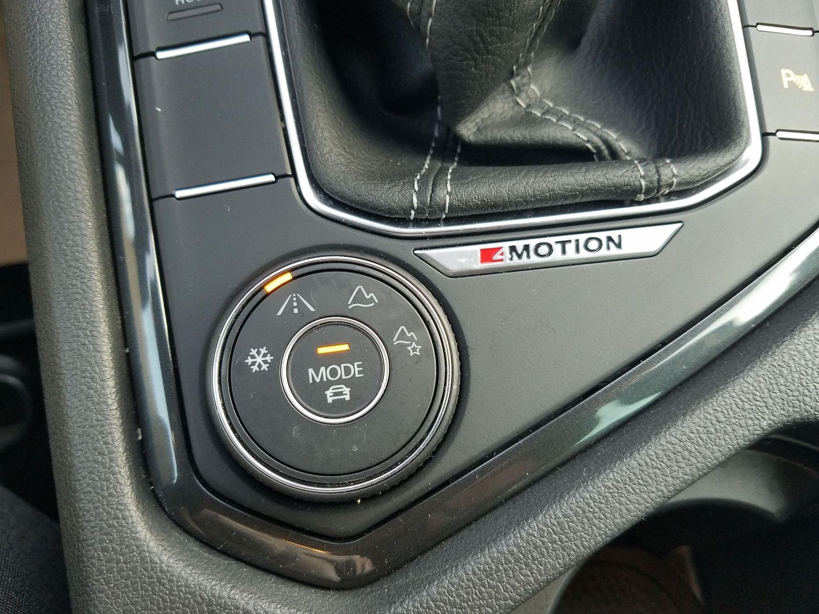 Volkswagen Tiguan 2.0 TDI, 4 Motion, R-Line*AHK*NAVI*MAT... foto 20