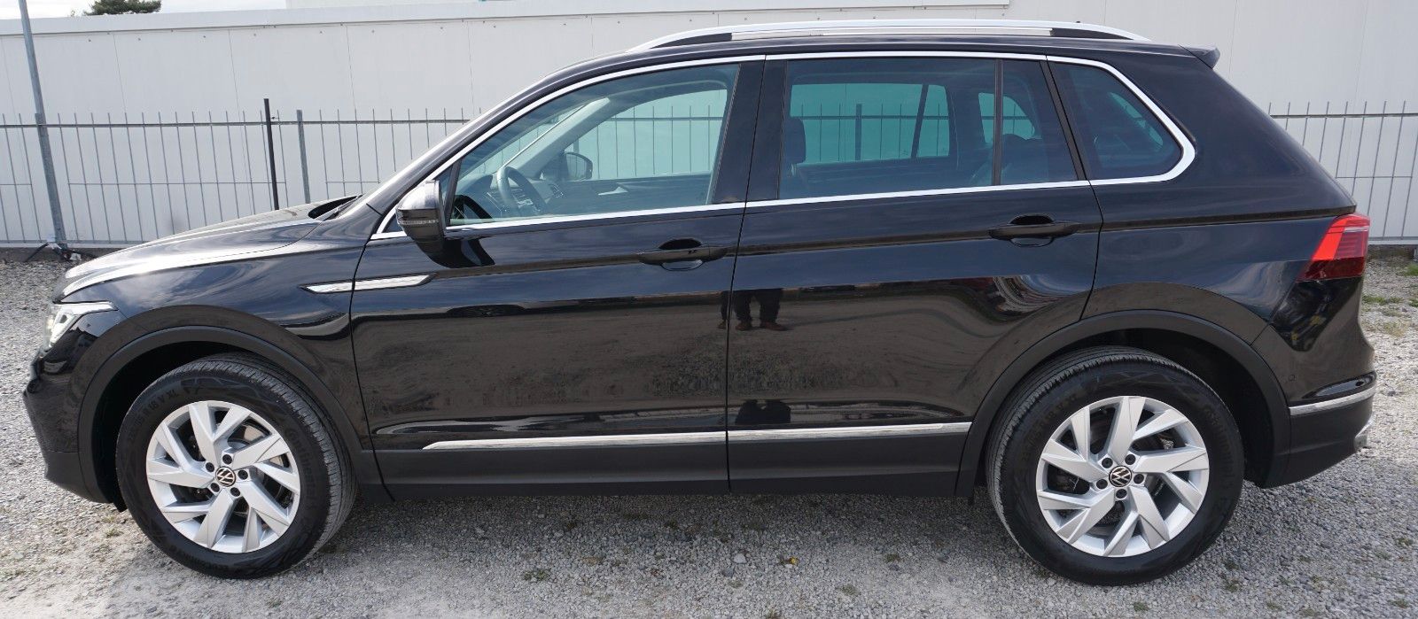 Fahrzeugabbildung Volkswagen Tiguan Elegance 4M, Kamera, Navi, AHK, IQ.Light