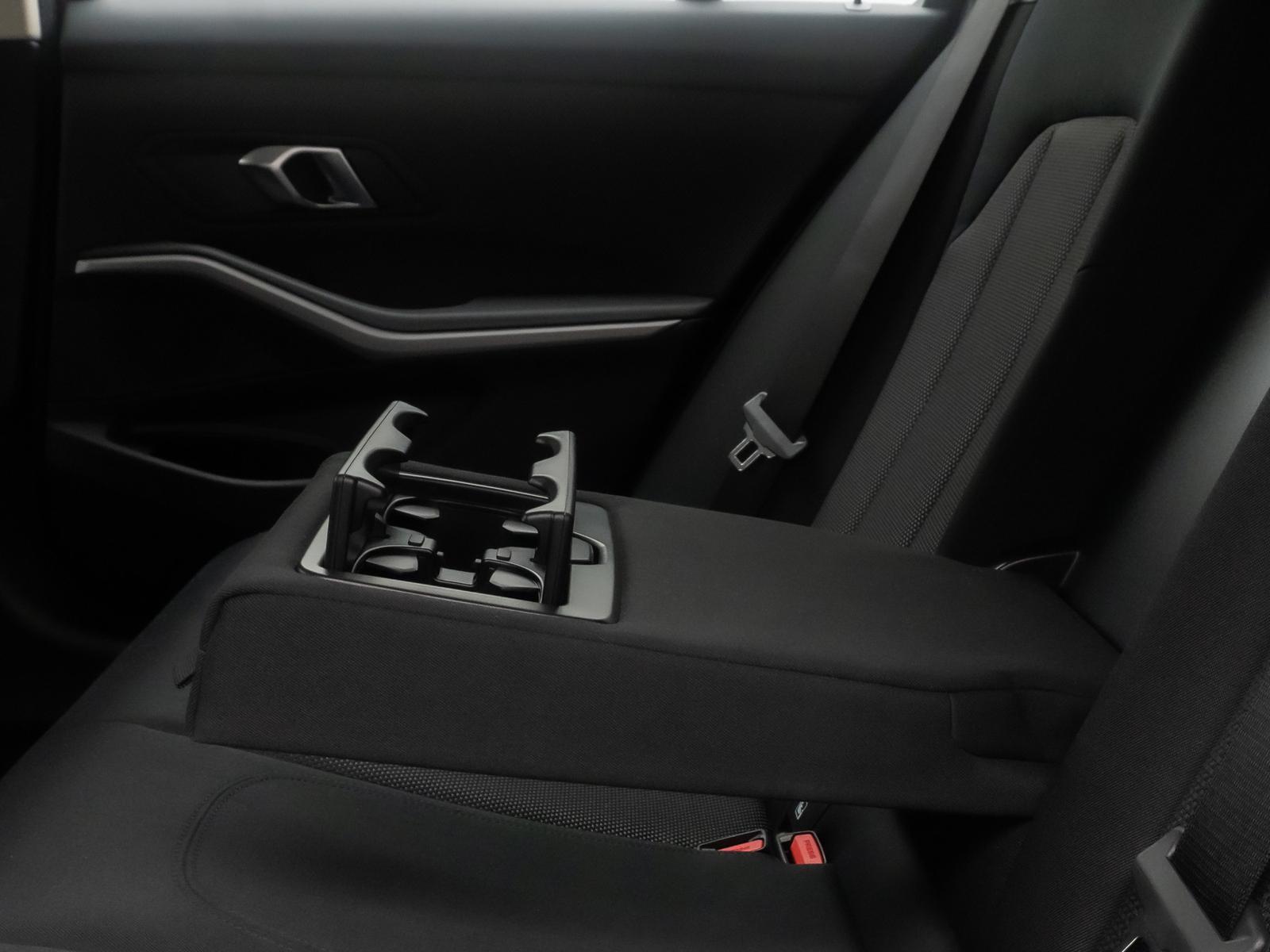 BMW 318i Widscreen DAB GeschwindigReg CockpitPlus