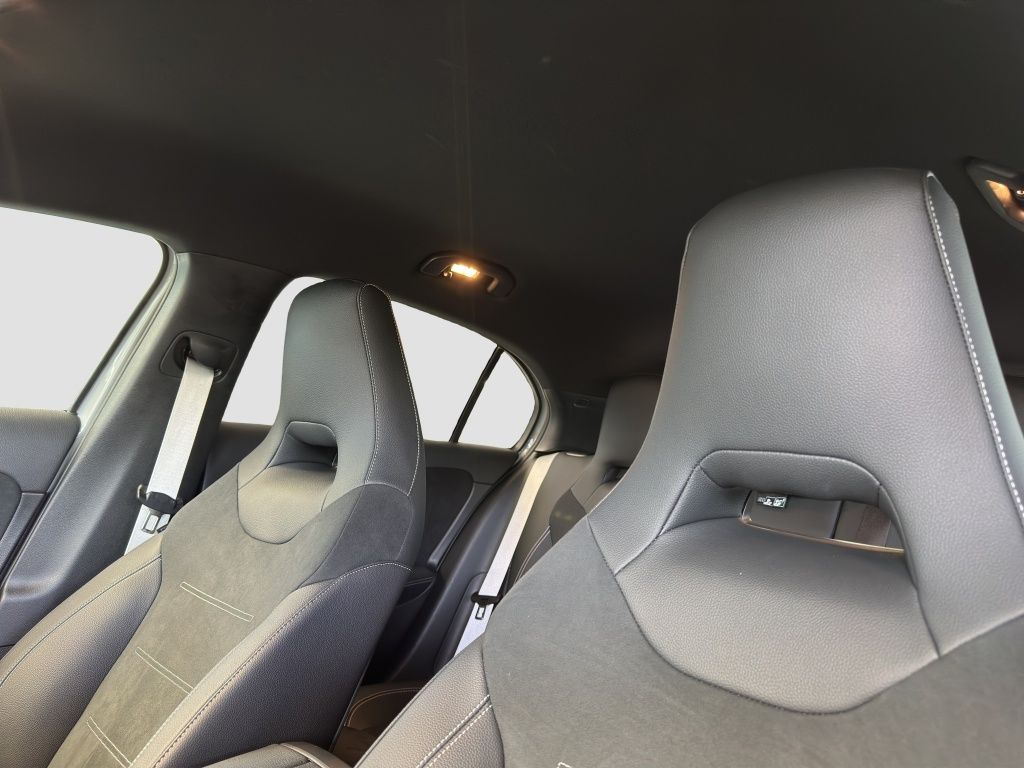 Fahrzeugabbildung Mercedes-Benz A 200 AHK*LED*PDC*ParkAss*Sportp.*SpurH*SpurW*LM