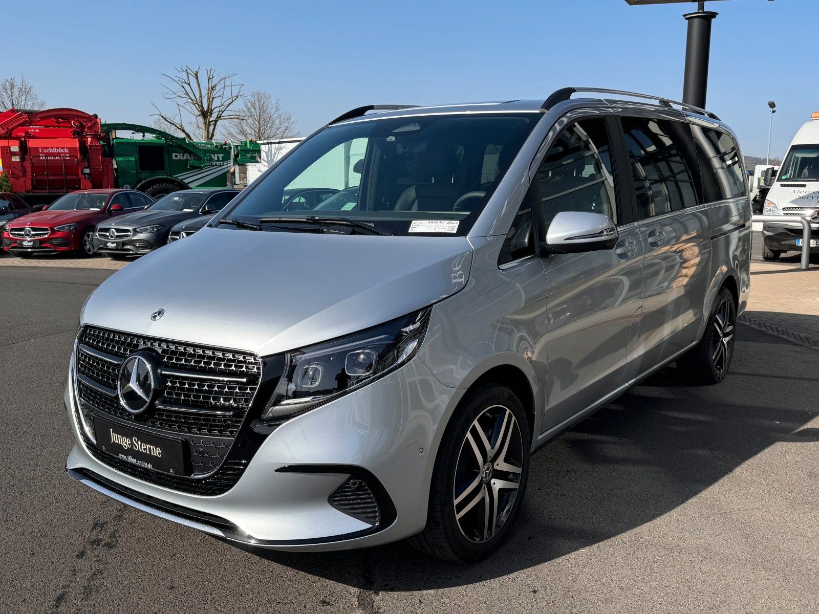 Fahrzeugabbildung Mercedes-Benz V 300 d AVA Stdheiz AHK2,5to DISTRONIC 360Kamera