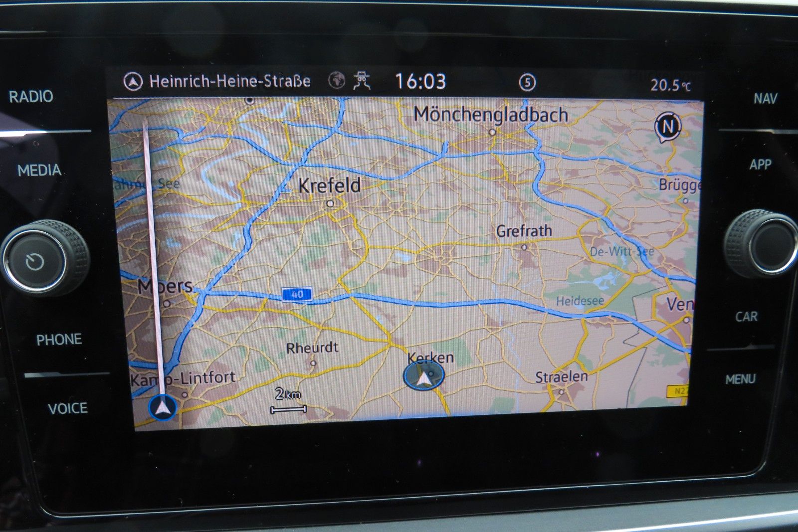 Fahrzeugabbildung Volkswagen T-Roc Life NAVI ACC SITZH. LED APP-CON. 1.H