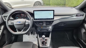 Fahrzeugabbildung Ford Focus Turnier ST-Line
