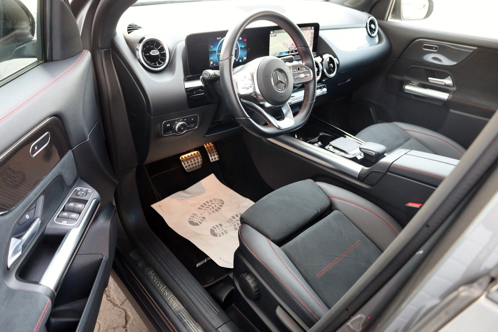 Fahrzeugabbildung Mercedes-Benz GLA 200 d AMG line, T.Leder,Navi,LED,SH,Kamera