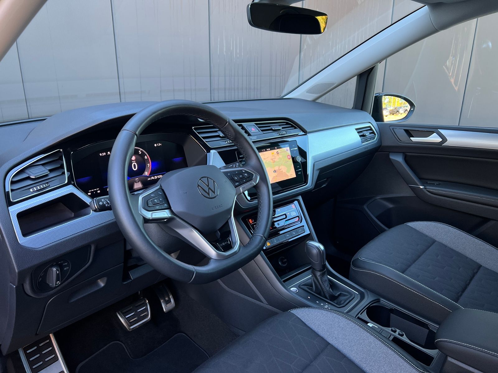 Fahrzeugabbildung Volkswagen Touran GOAL 1.5 TSI DSG *AHK, ACC, Kamera, 17''-