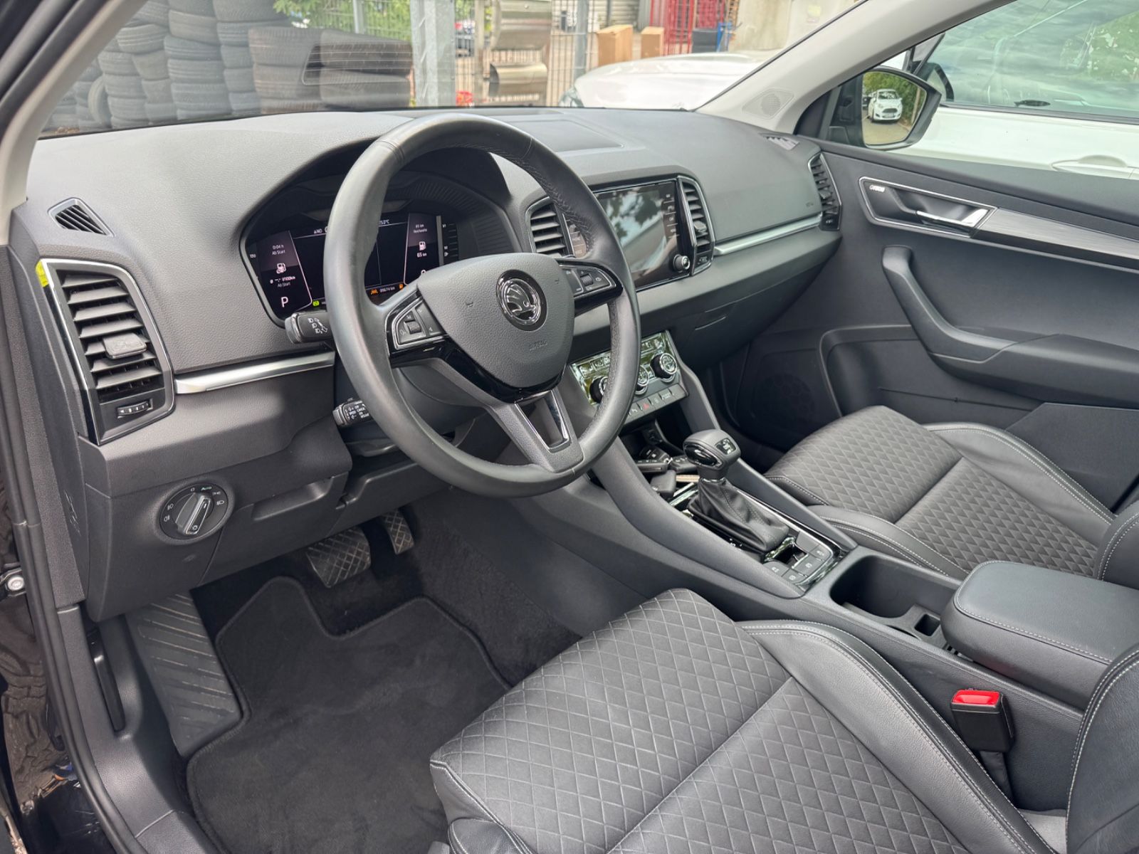 Fahrzeugabbildung SKODA Karoq Style LED+Navi+ACC+Kamera+Standheizung