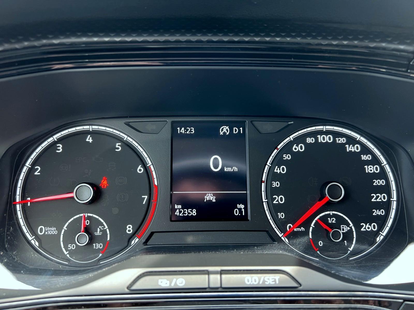 Volkswagen T-Cross Life Automatik*Carplay*PDC*S-Heft*1-Hand