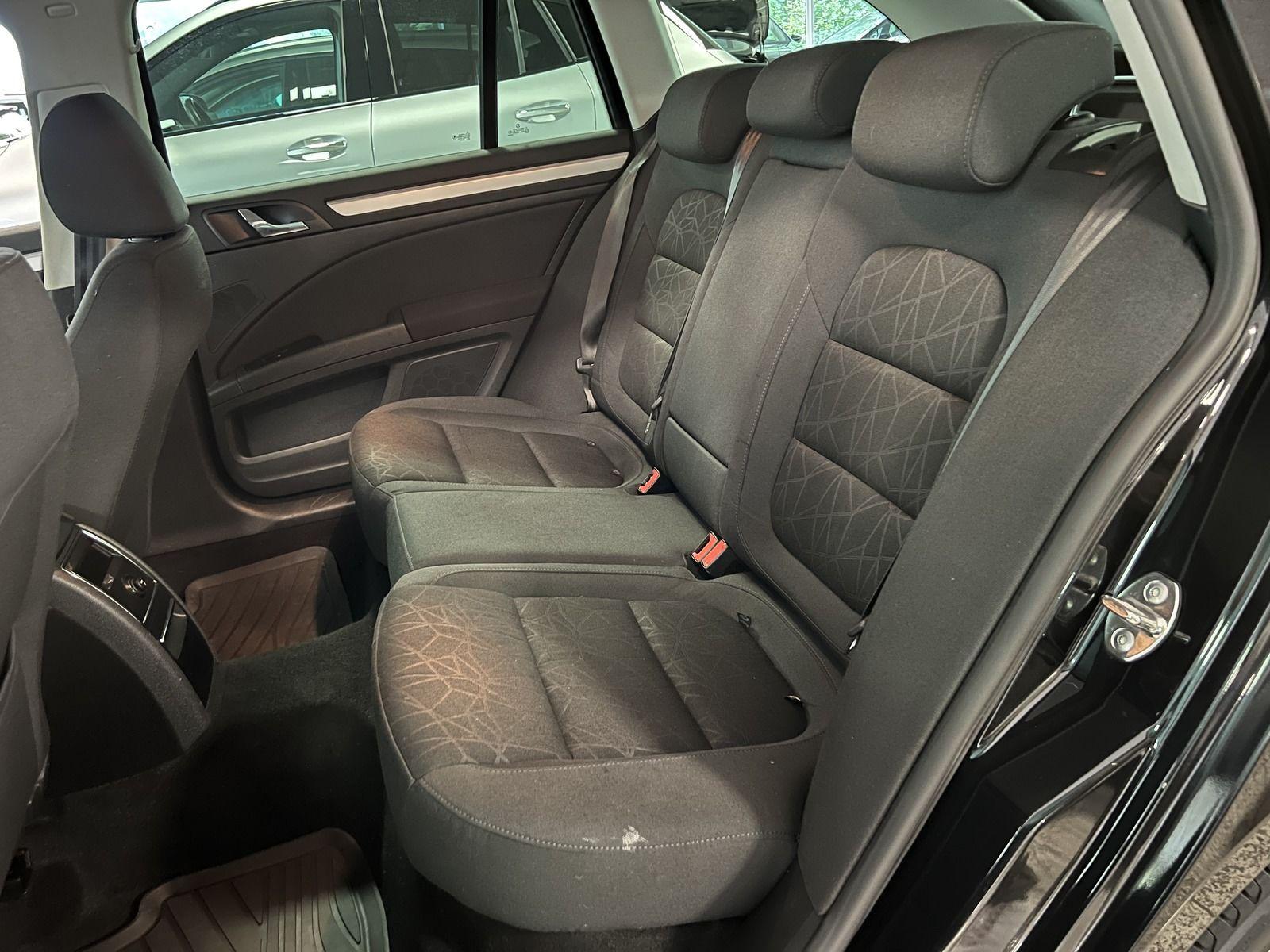 Skoda Superb 2011 — photo 13