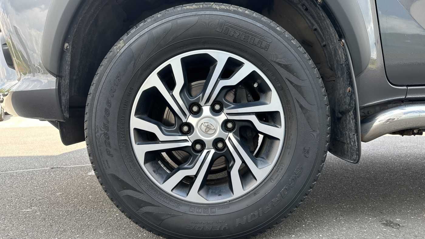 Fahrzeugabbildung Toyota Hilux 4x4 Double Cab Autm. Comfort