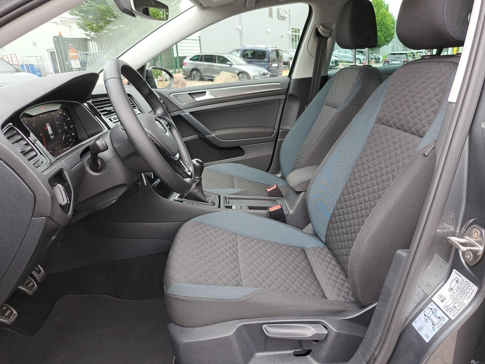 Volkswagen Golf - Bild 17
