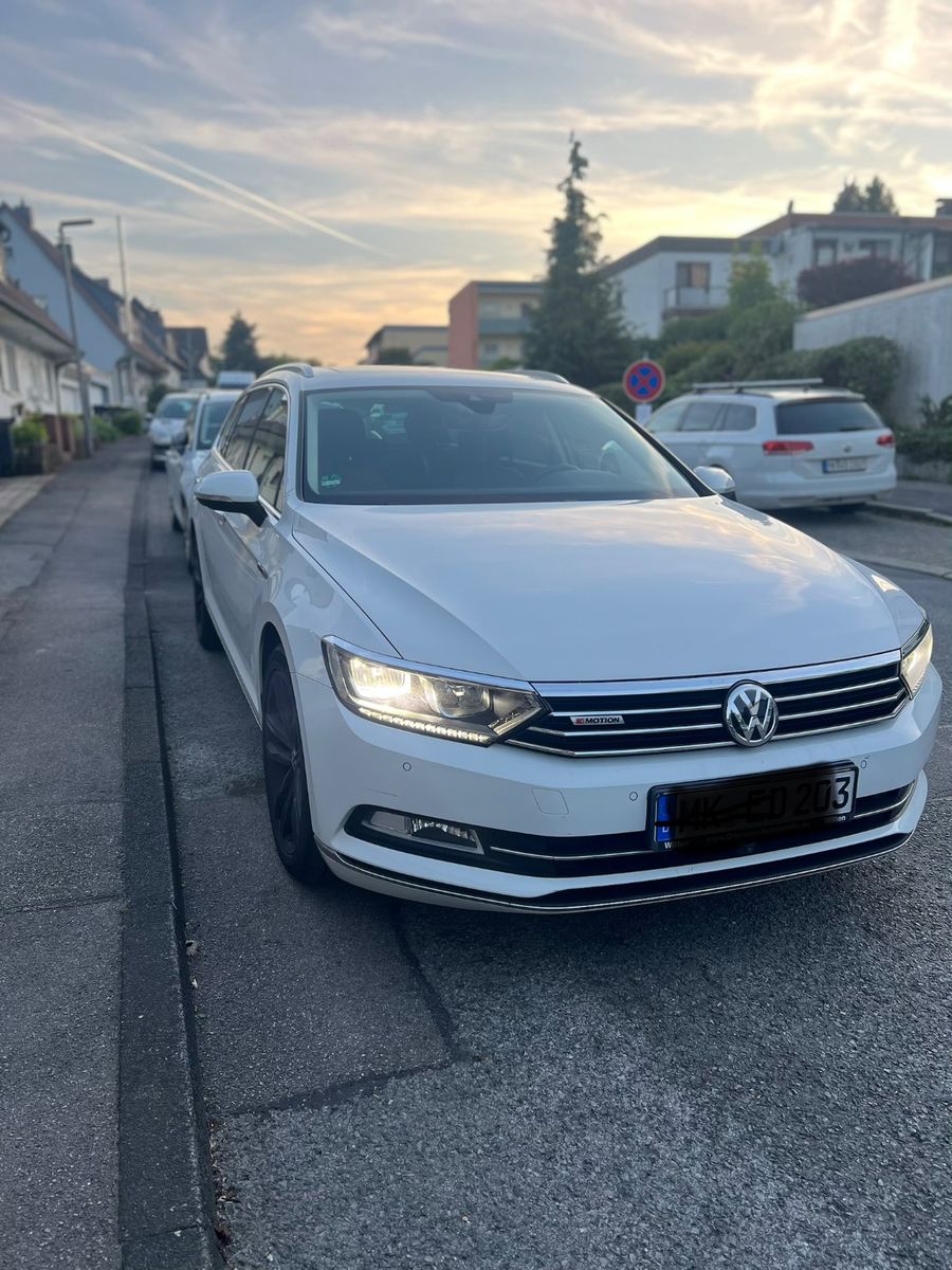 VW Passat Variant 2.0 TDI SCR 140kW DSG 4MOT Co...
