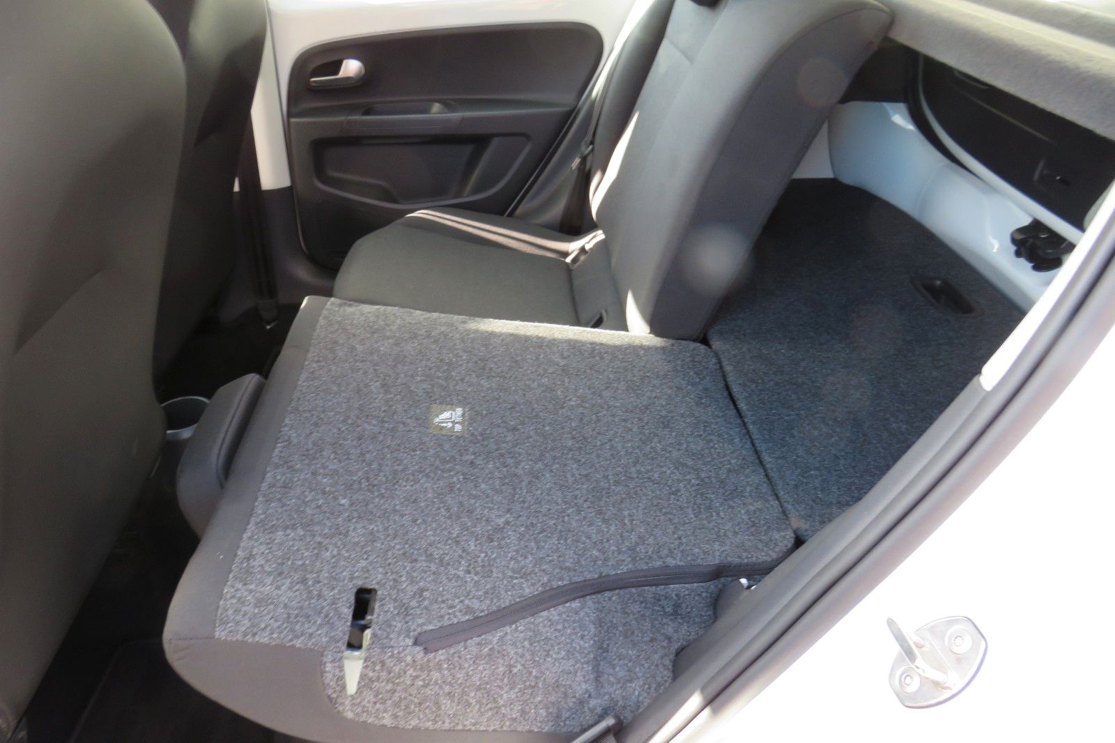 Fahrzeugabbildung Volkswagen up! GRA KLIMA PDC NOTBREMS APP-CONNECT 1.HD
