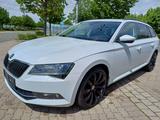 Skoda Superb 1.8 Ambition 180PS DSG Xenon Navi Kamera - Skoda Superb mit Benzin-Antrieb: Navigationssystem, Kombi, 1.8