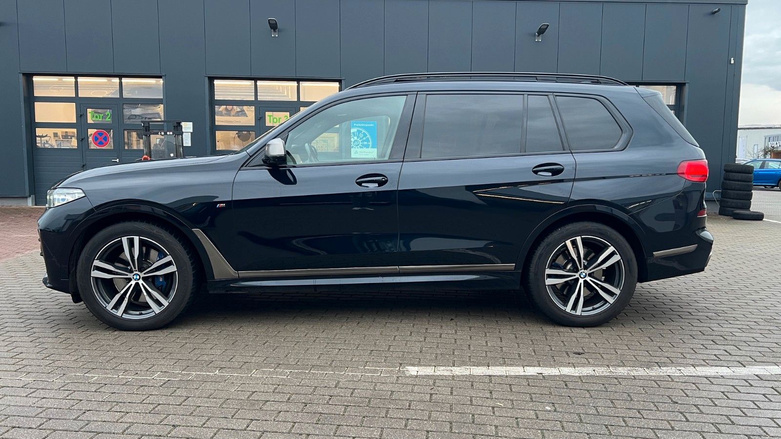 Fahrzeugabbildung BMW X7 M50 d *H/K*360°*PANO*AHK*M-Paket*HUD*Mietkauf