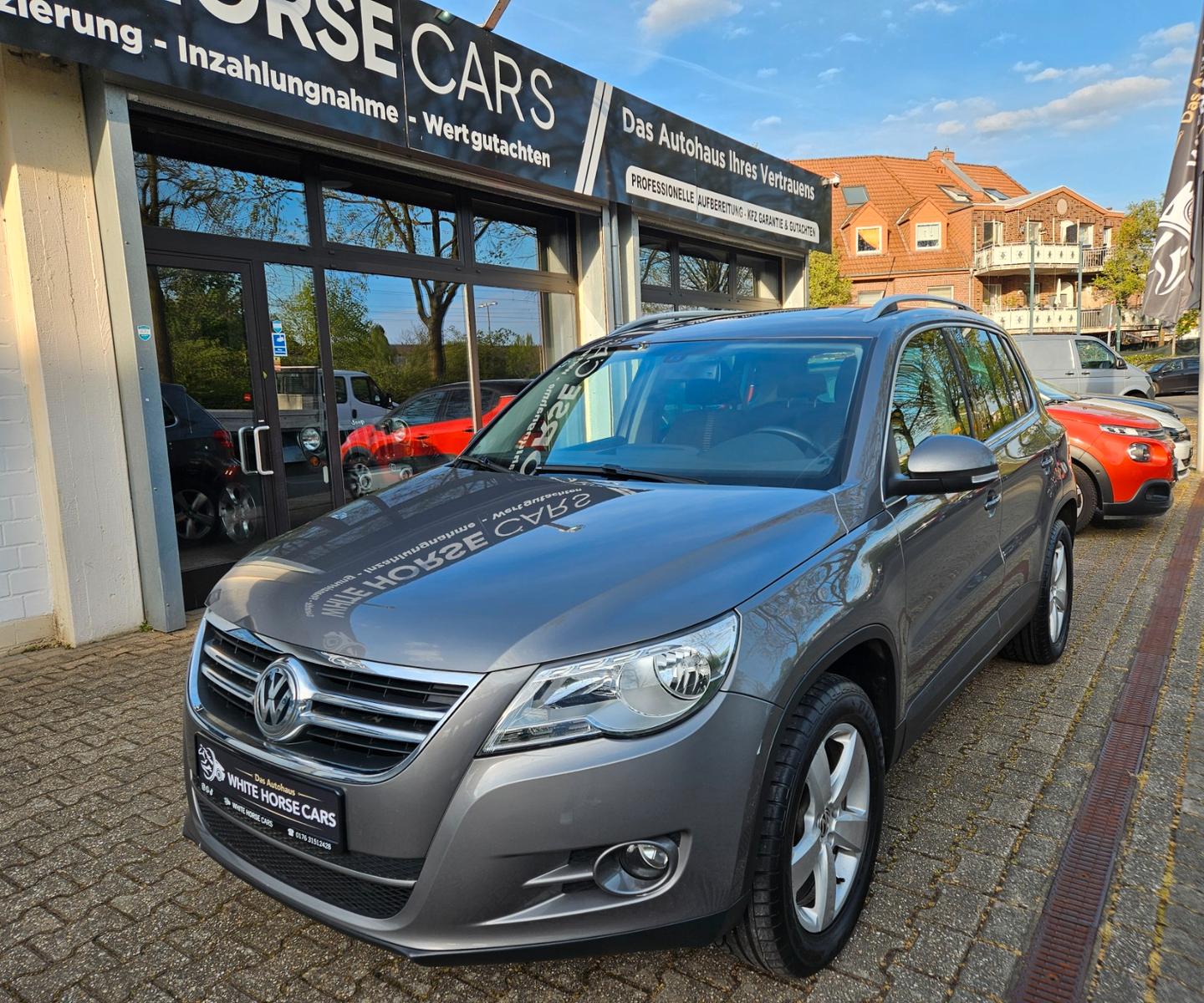 Volkswagen Tiguan Sport & Style 4Motion PANO NAVI AHK 1HAND