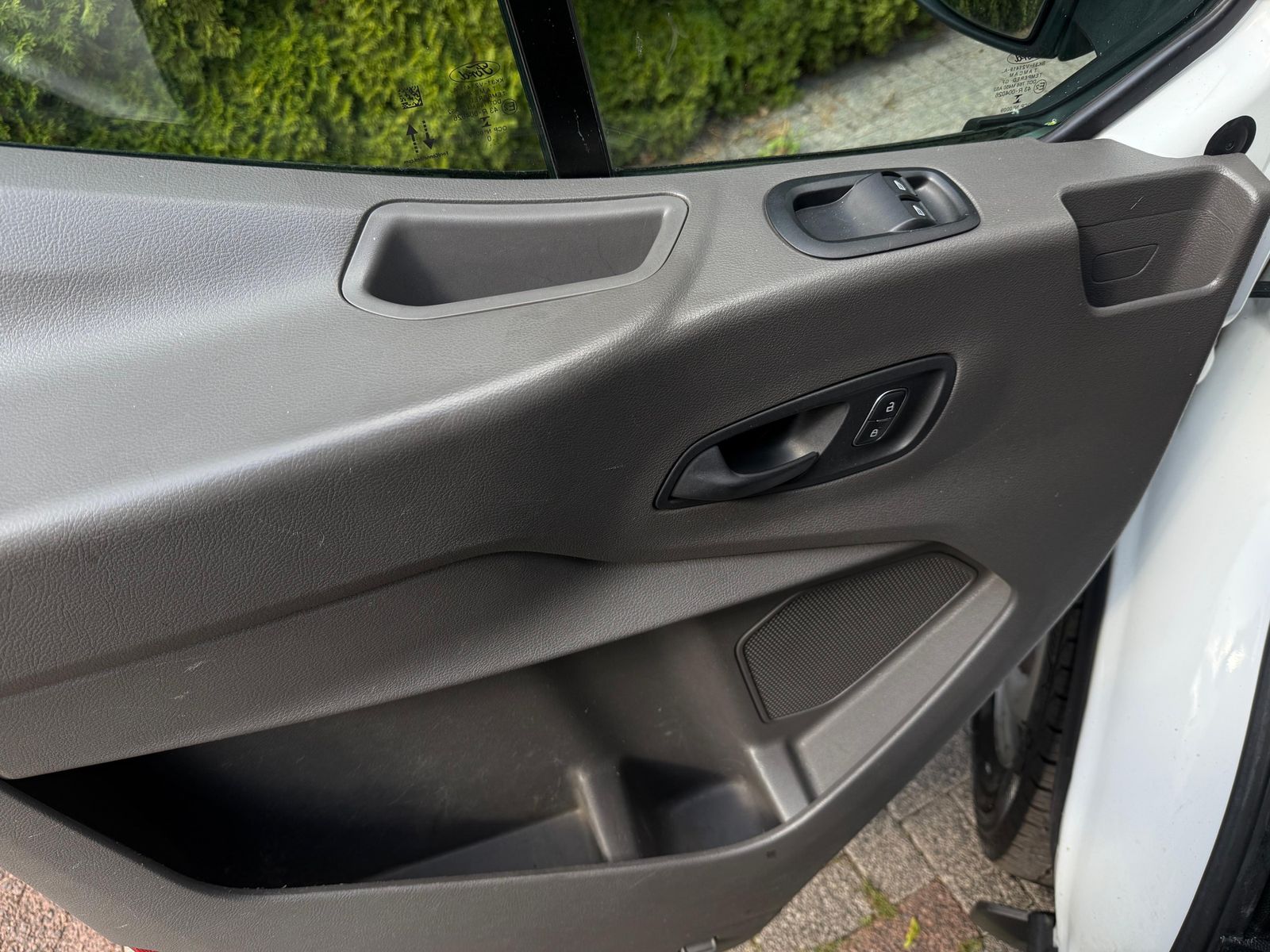 Fahrzeugabbildung Ford Transit 2.0 TDCI DOKA+6SI L3H2 XEN+KLIMA+SHZ+KAM