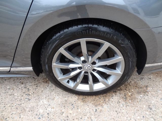 Fahrzeugabbildung Volkswagen Passat/Highline/2xR-Line/LED/Virtual/Kam/Leder/