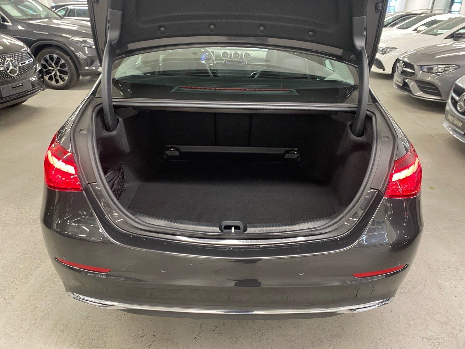 Fahrzeugabbildung Mercedes-Benz C 180 Avantgarde *360°*LED*SHZ*CarPlay*Ambiente*
