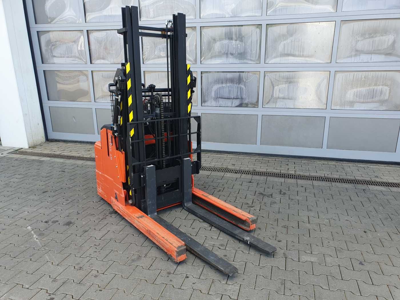 Fahrzeugabbildung Toyota RWE 120 / Schubmaststapler / Duplex:2.9m / 257h!