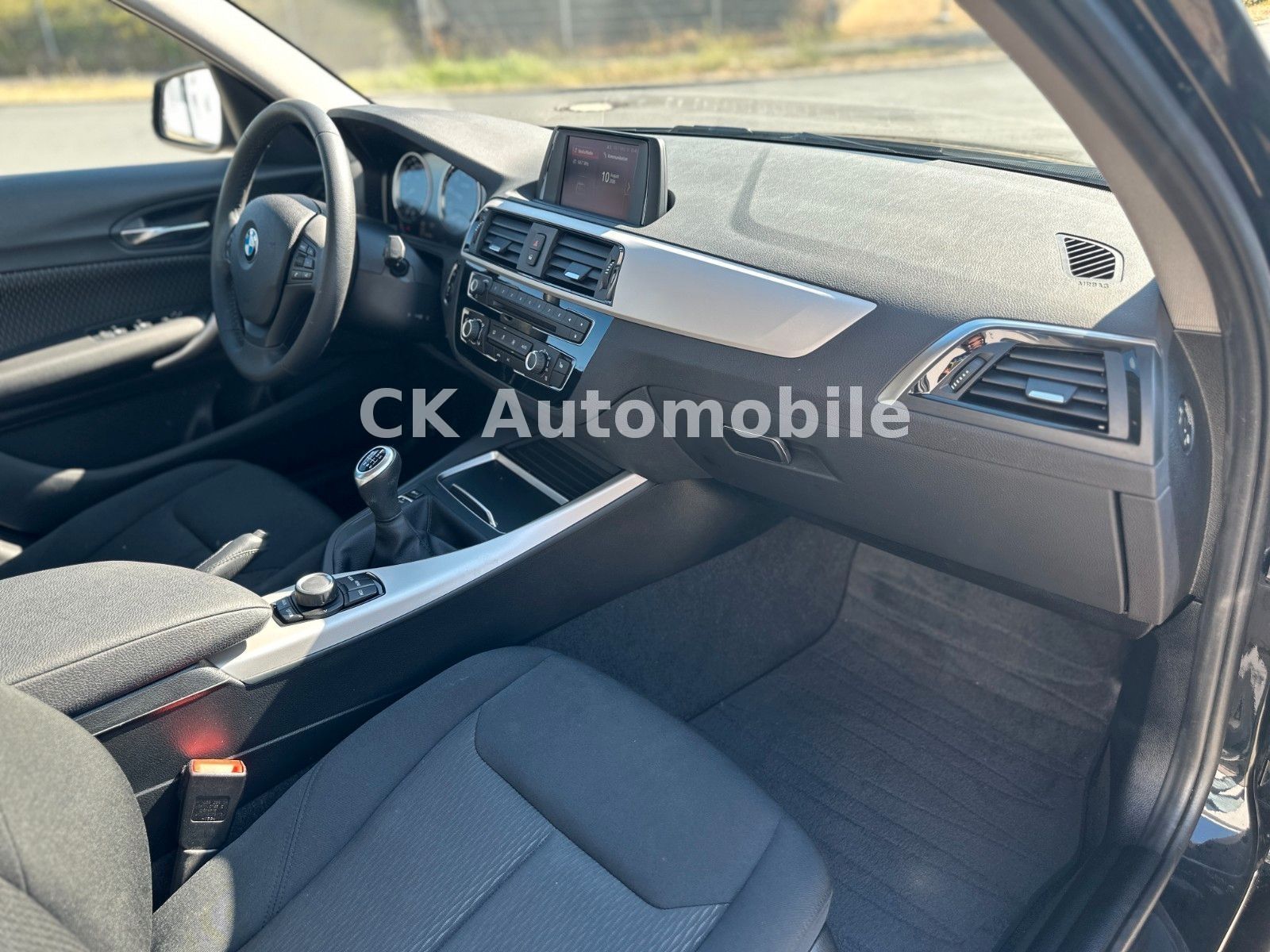 Fahrzeugabbildung BMW 118i Lim. 5-trg. /Klimaautomatik/SHZ/PDC