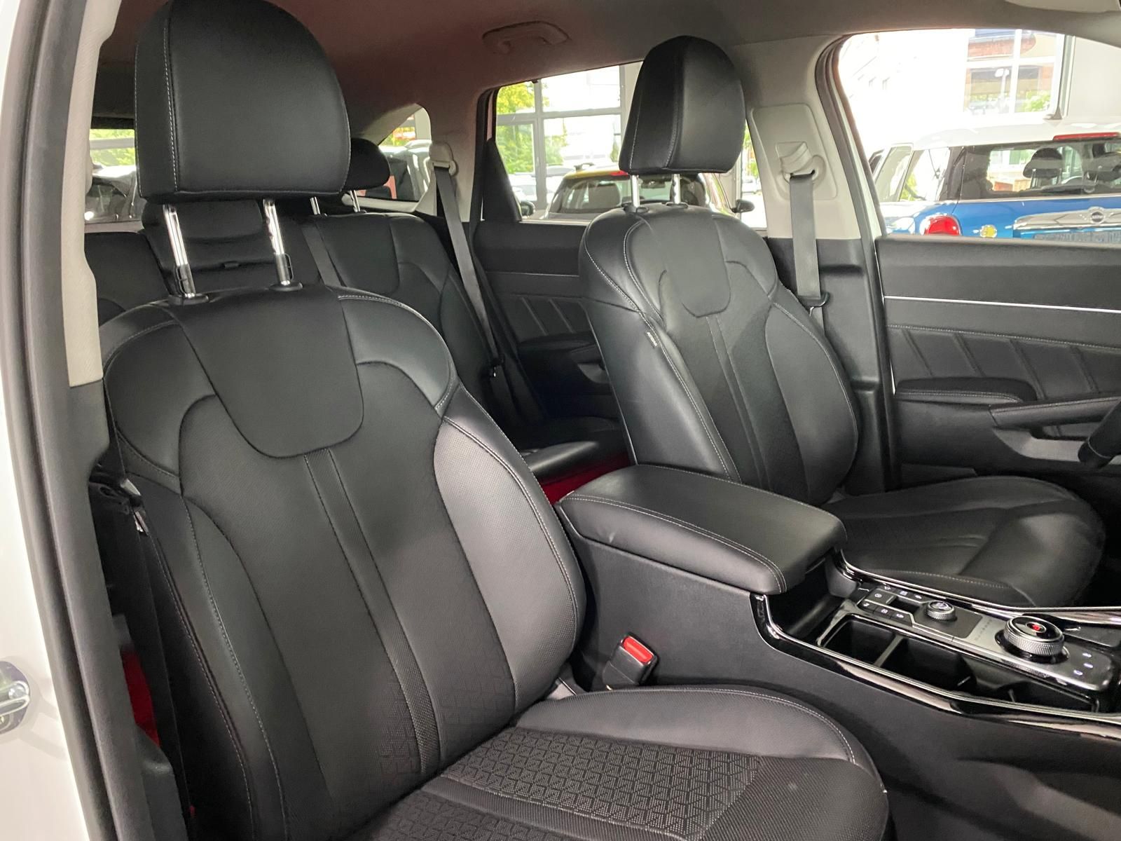 Fahrzeugabbildung Kia Sorento 2.2 CRDi Spirit 2WD/Navi/LED/1.Hd/U-Frei