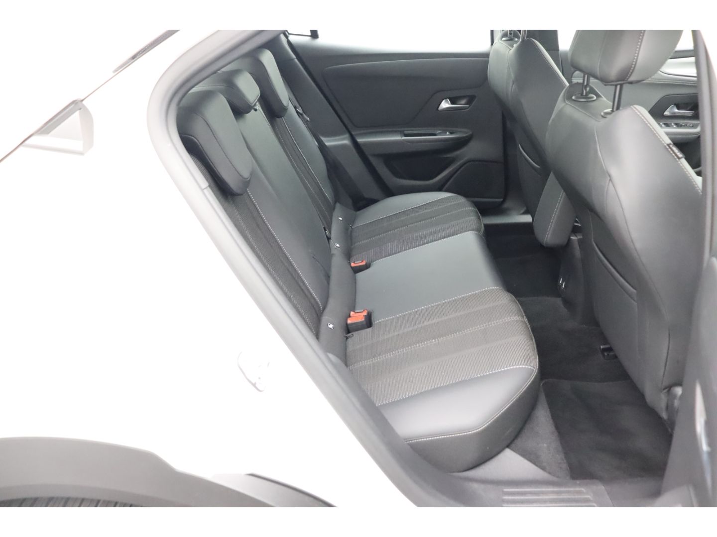 Fahrzeugabbildung Opel Mokka-e Elegance Totwinkelass Digi Cockpit Kamer