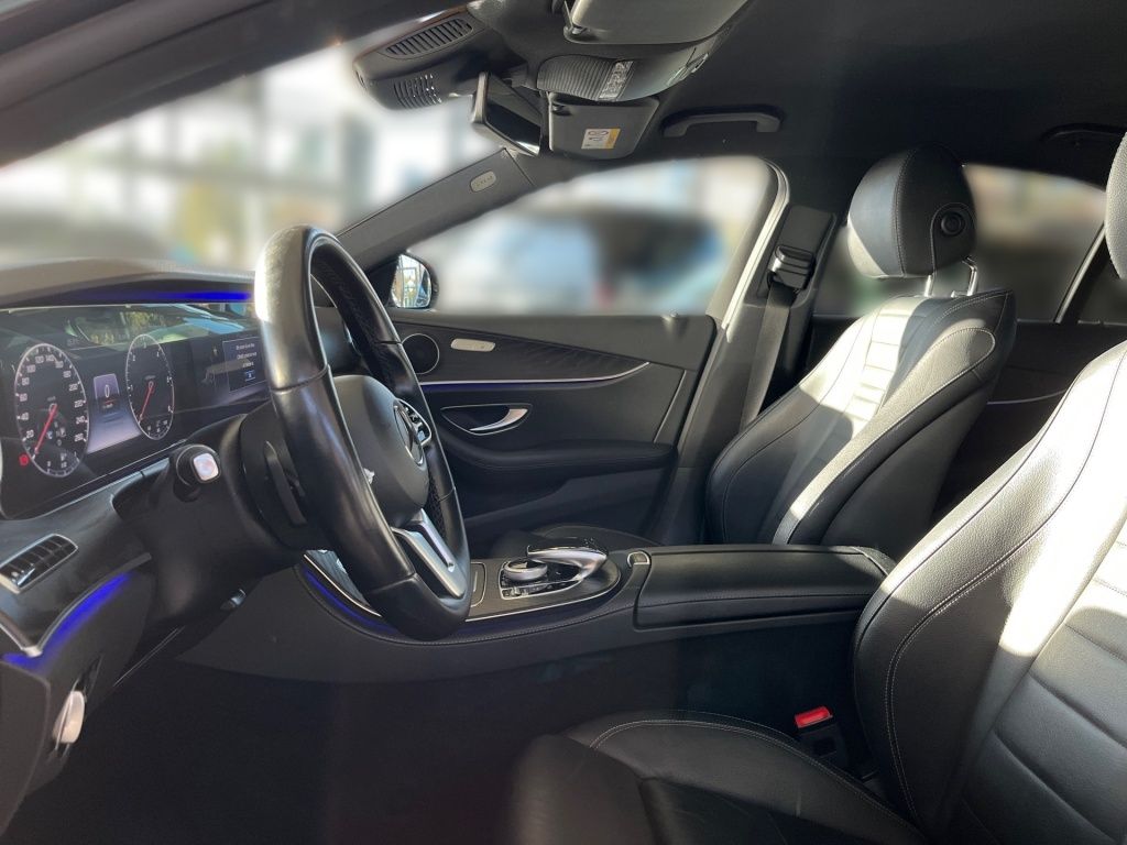 Fahrzeugabbildung Mercedes-Benz E 220 d Avantg. Totwi. Comand LED Widescreen