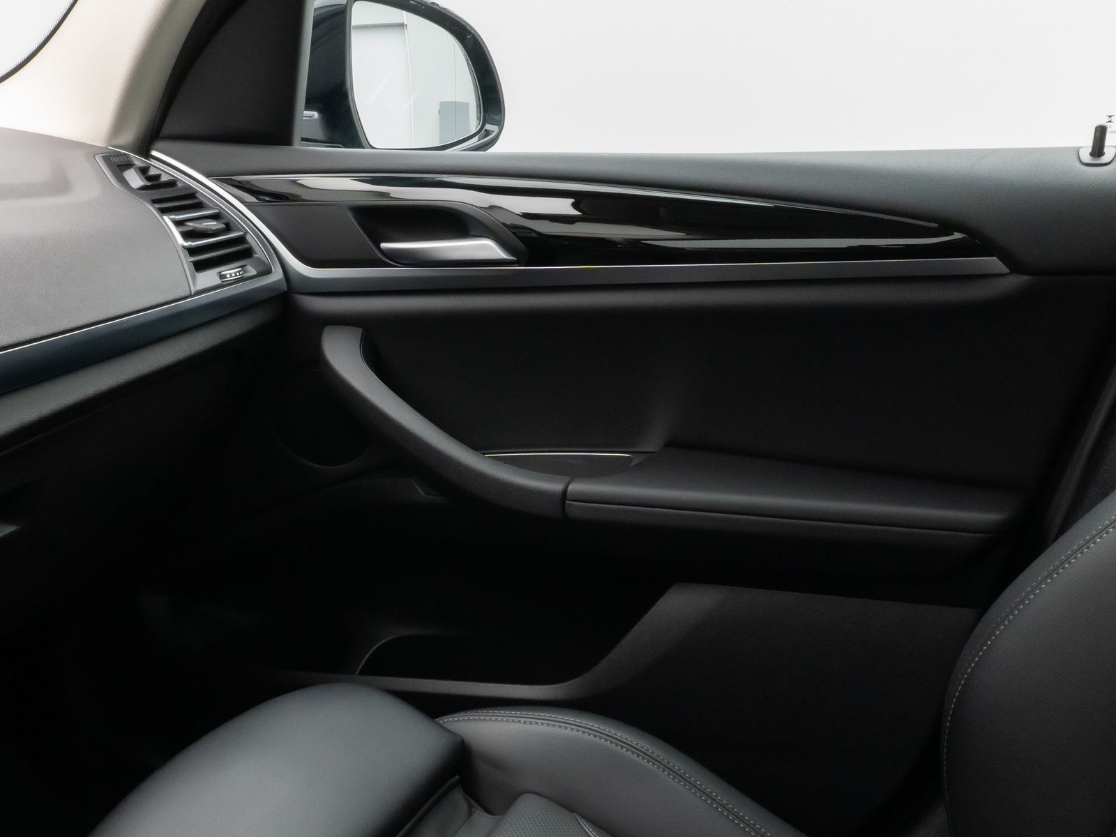 Fahrzeugabbildung BMW X3 xD20d Kamera DAB Leder AHK LED Sport 18Zoll