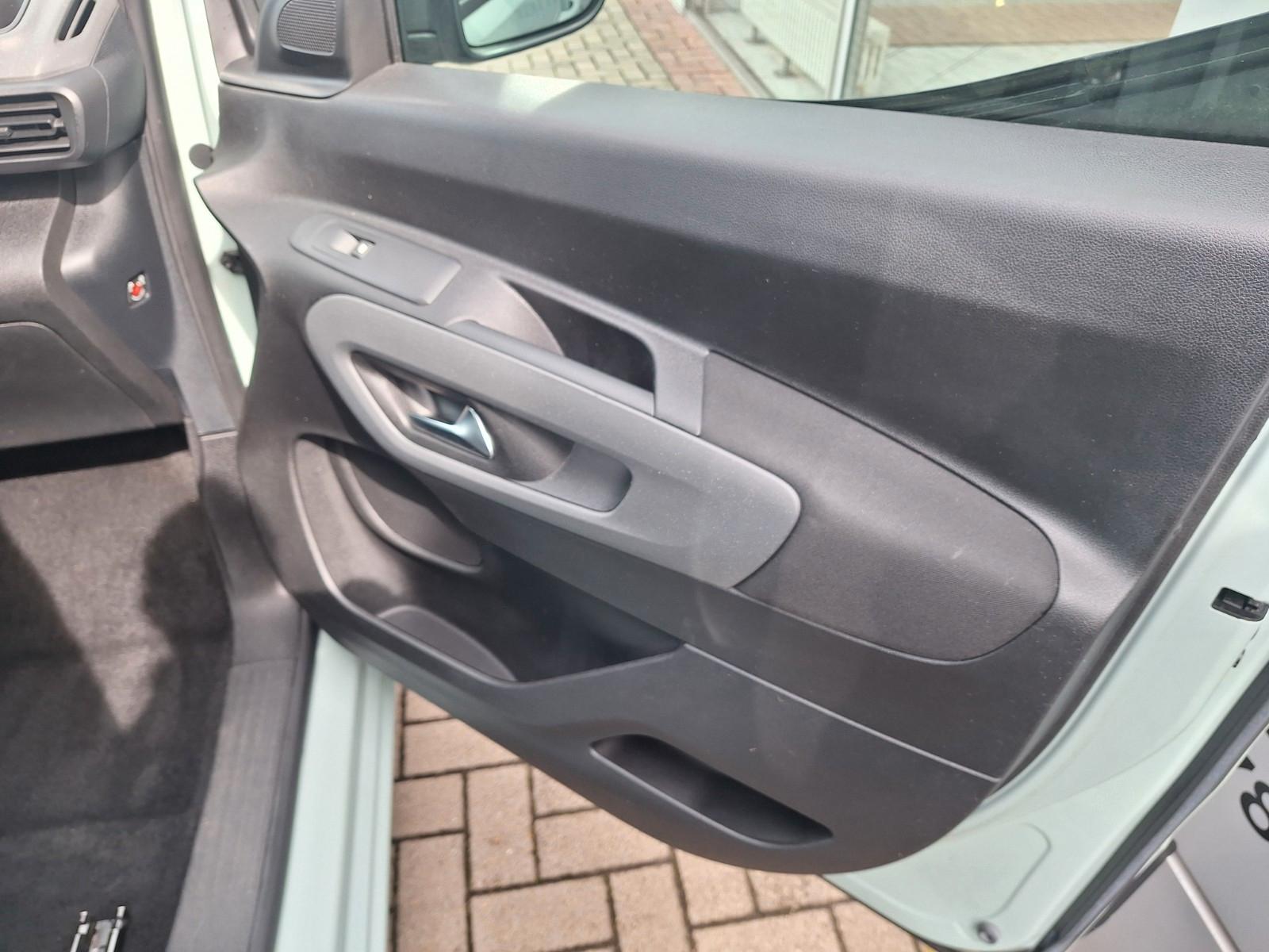 Citroën Berlingo Feel M NAVI DAB PDC RFK SHZ LMF GJR