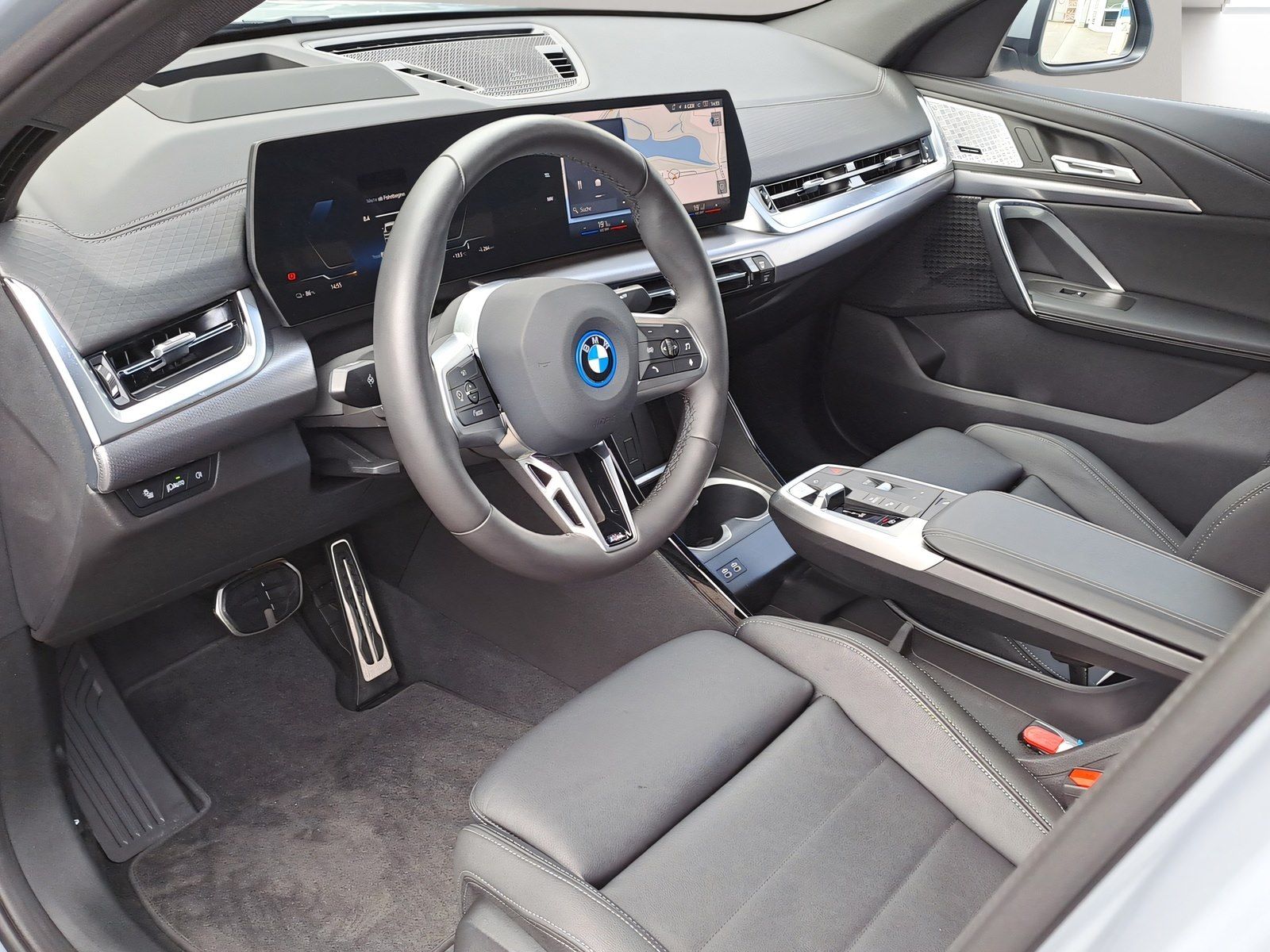 BMW iX2 - Bild 4