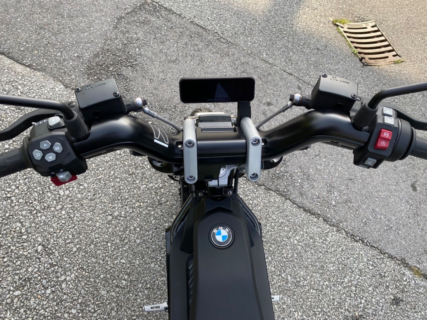 Fahrzeugabbildung BMW CE 02