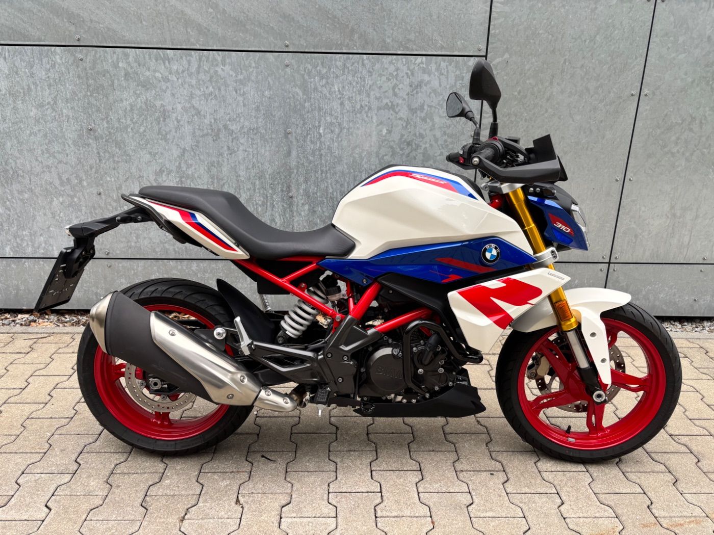 Fahrzeugabbildung BMW G 310 R Style Sport Tieferlegung Griffheizung