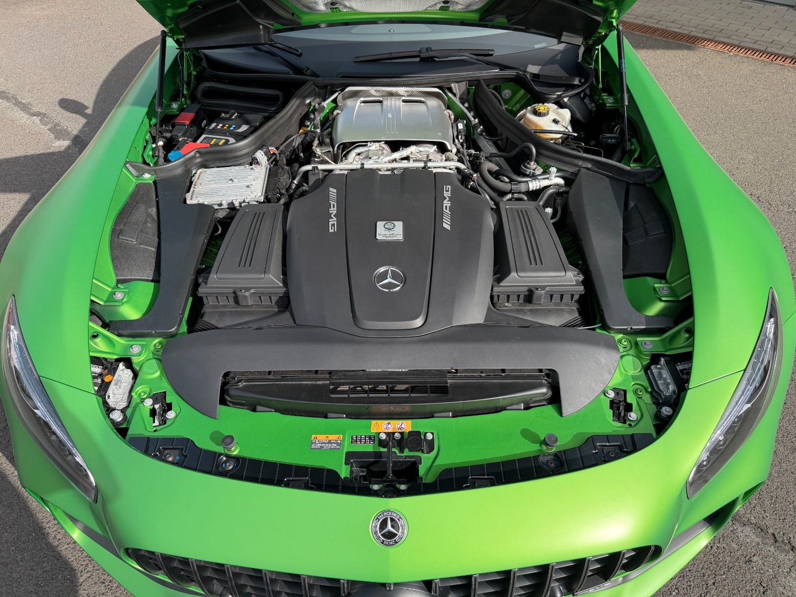 Fahrzeugabbildung Mercedes-Benz AMG GT R Keramik+Carbon+Distr+Night+RFK
