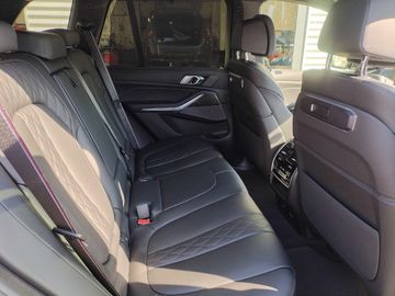 BMW X5 xDrive40d M Sportpaket HK HiFi DAB LED