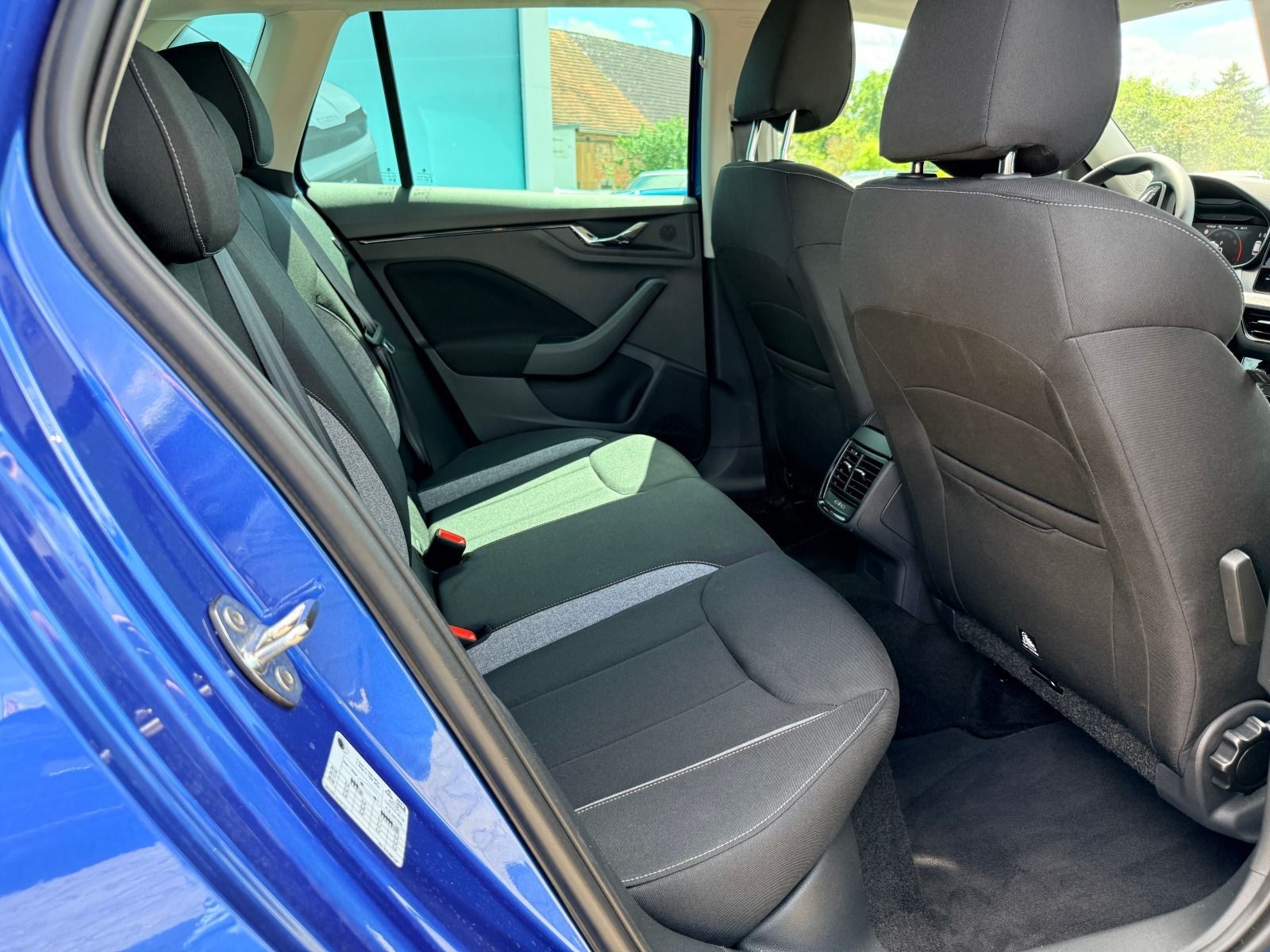 Fahrzeugabbildung SKODA Kamiq Balance 1,5 TSI 110 kW 7-Gang-DSG*AHK*eHec