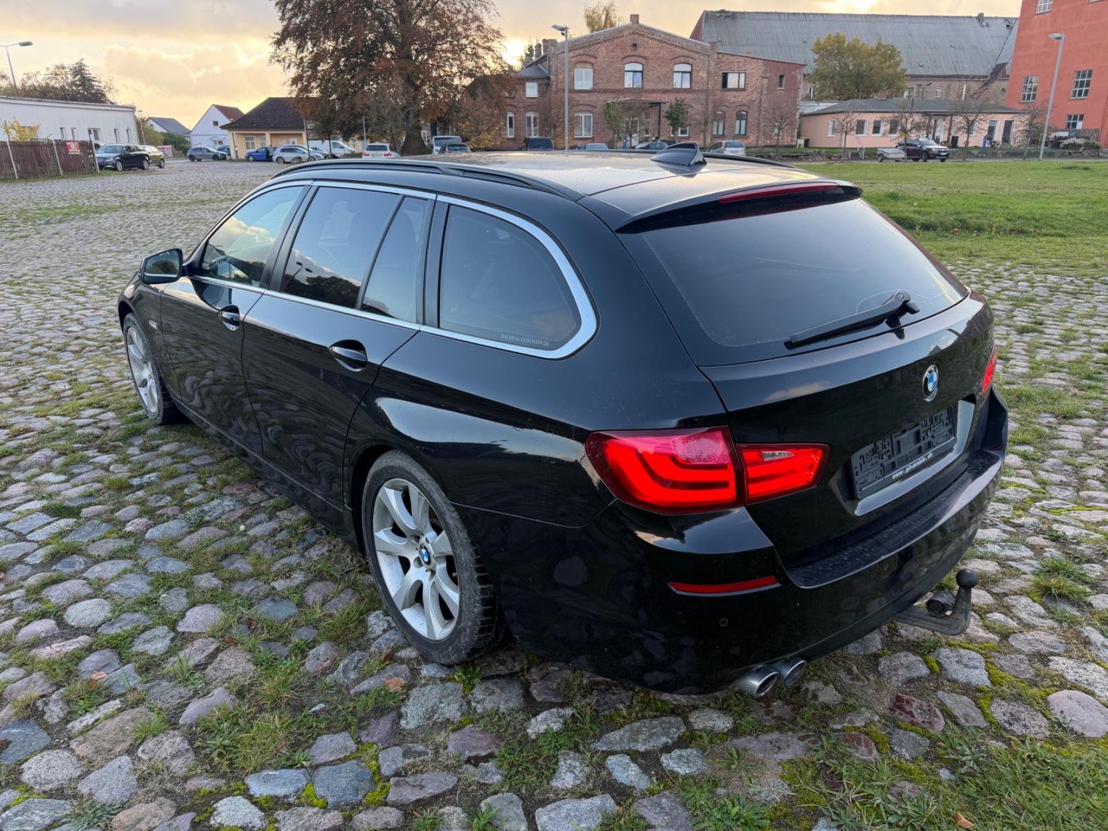 BMW 525 2011 — photo 13